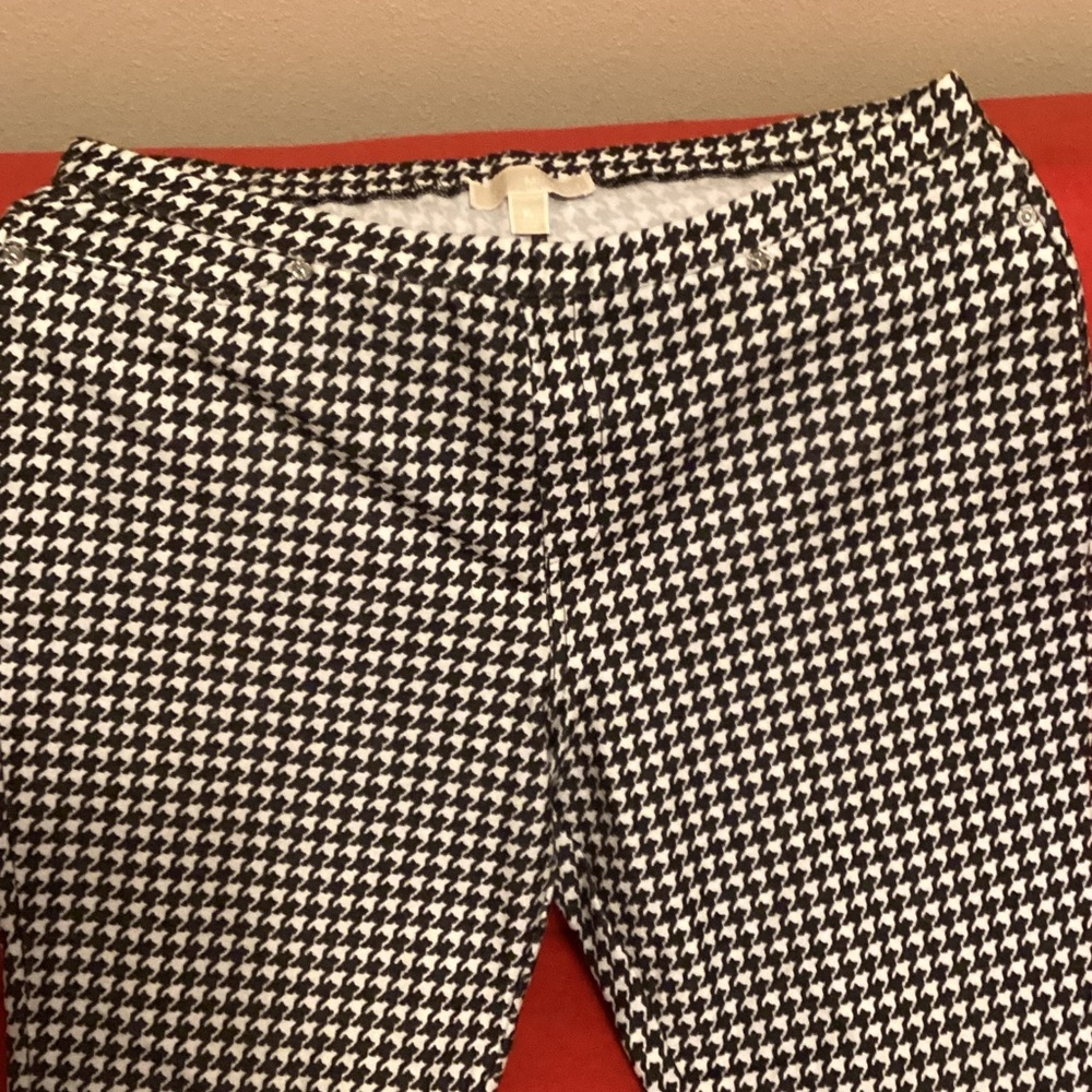 Michael Kors Black and White Houndstooth Leggings/Pants